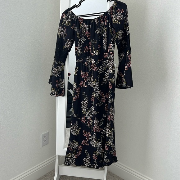 Stone Cold Fox Nicholson midi off-shoulder silk dress in floral print - Picture 3 of 13